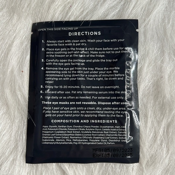 🟥 $1 add on when bundled Dermora Golden-Glow Under Eye Patches - Picture 2 of 2